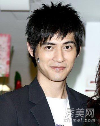 脸长的男明星,探寻那些独特轮廓下的明星风采